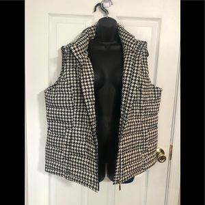 Black and White Vest Sz. XL Vest Charter Club